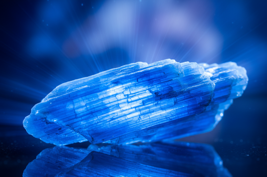 Blue Kyanite Throat Chakra: Alignment and Truthful Expression