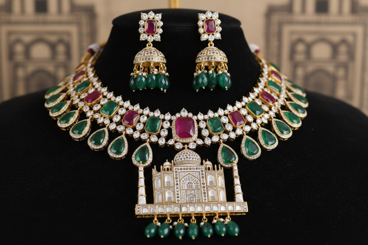 Mughal Islamic Gemstones: Indo-Islamic Traditions