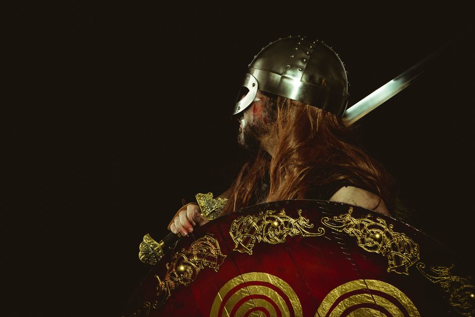 The Bloodstone Crown: How a Legendary Gem Shielded Medieval Kings from Dark Omens