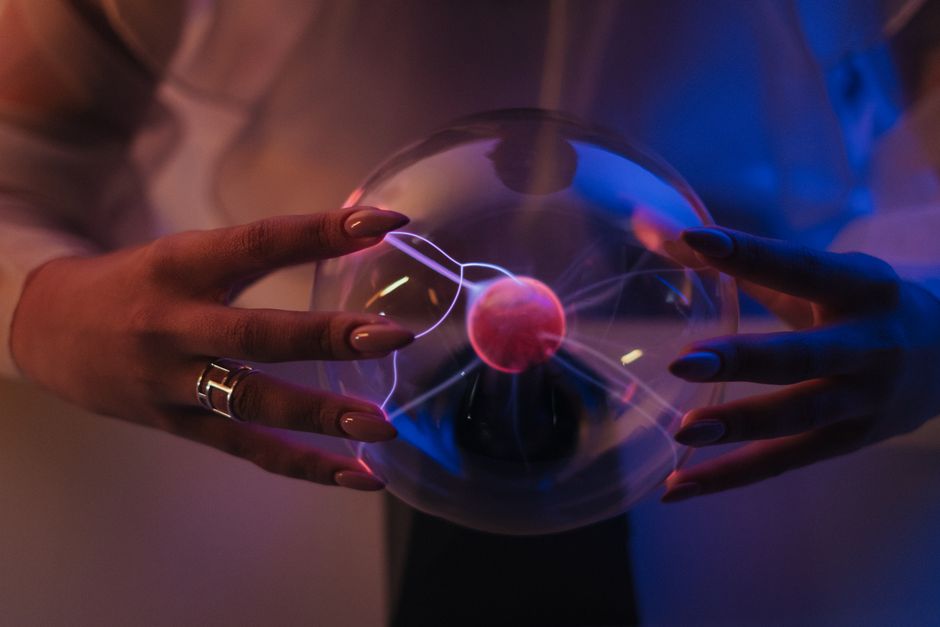 Moonstone Adularescence: Separating Scientific Fact from Common Myths