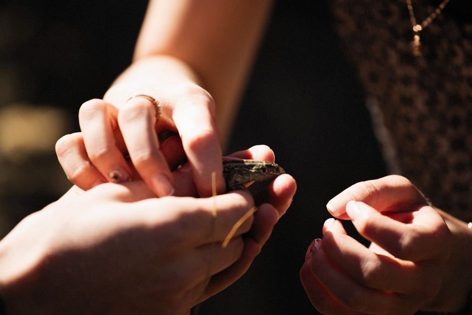 The Traveler’s Guide to Moldavite Care: Cleaning, Safe Journey, and Energetic Protection On the Go