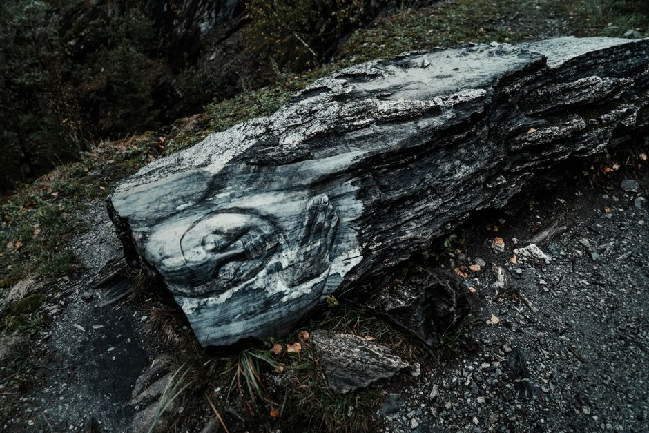 Serpentine, Dowry, and the Fiscal Logic of Carved Stone in Early Modern Central Europe