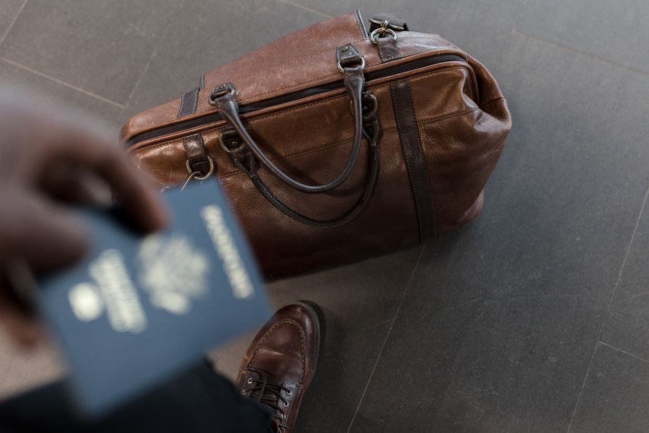 How to Pack Jet Jewelry for Travel Without Scratching It