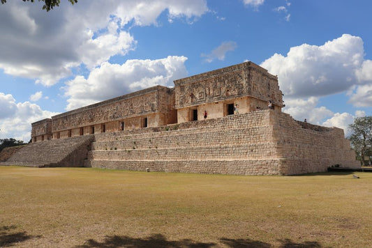 Fire Opal: The Lost Treasure of Mesoamerica’s Royal Courts and Its Modern Revival