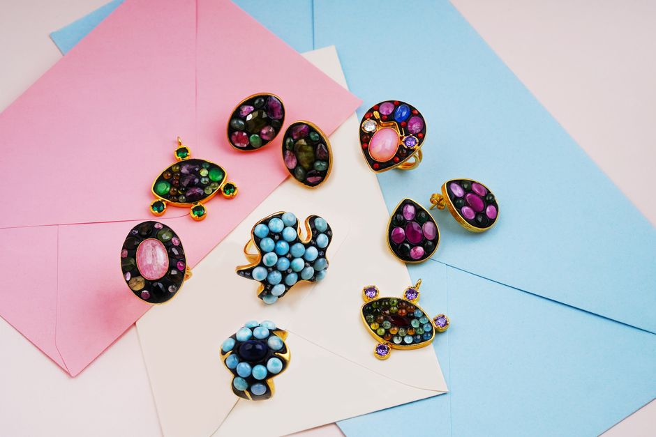 Turquoise and Gender: How Gemstones Shaped Masculine and Feminine Identities in Modern Jewelry