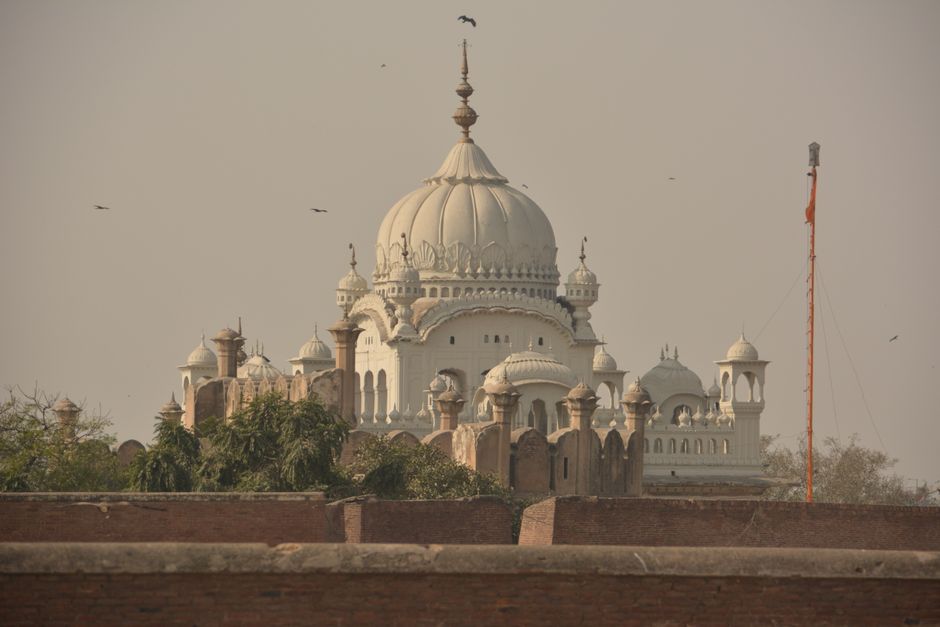 The Ruby Throne and the Raj: Maharaja Ranjit Singh’s Obsession with the Stone of Kings