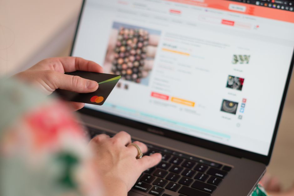Ammolite Buying Guide: How to Read Certificates and Choose Between Online and In-Person Purchases