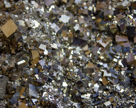 Peridot Mining Myths: Debunking Common Misconceptions About This Storied Gem