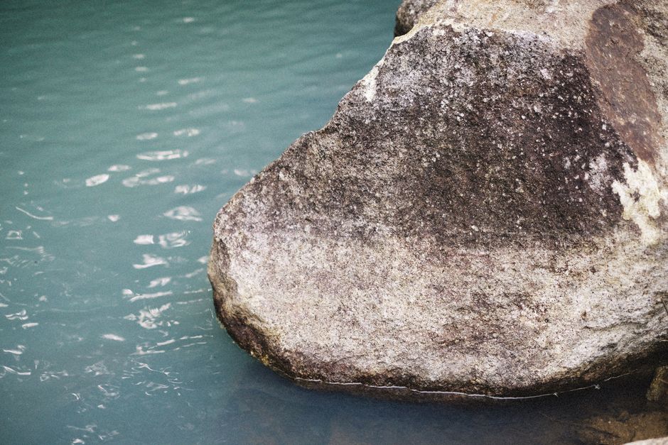 Why Turquoise Specimens Vary So Much: Natural, Stabilized, and Synthetic Material Compared
