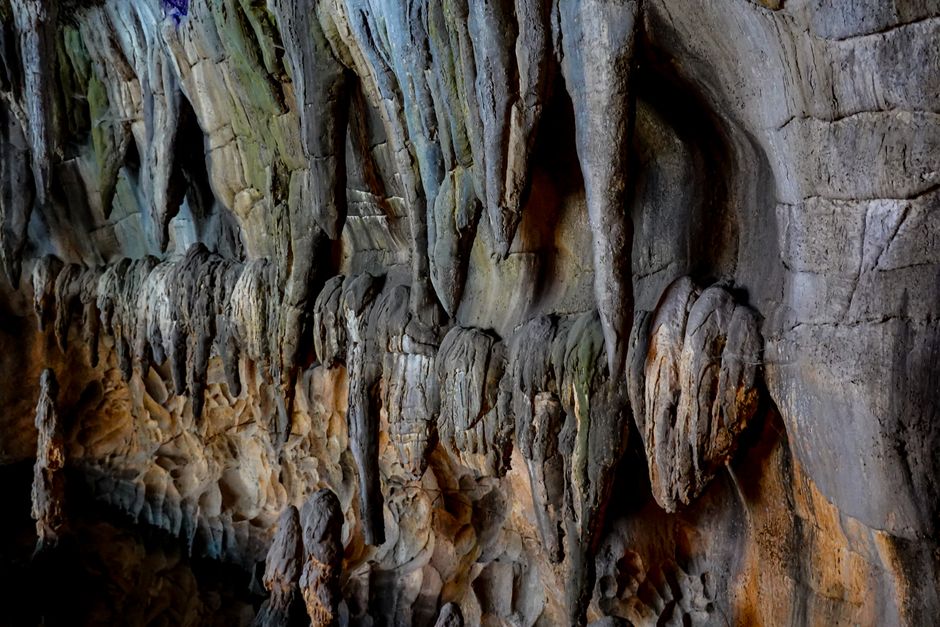 The Stalactite Cut: How Argentine Rhodochrosite Became a National Stone in Jewelry and Politics