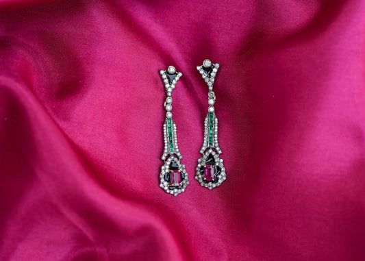 Alexandrite, Alchemy, and the Silk Road: The Emerald That Burned Like Ruby