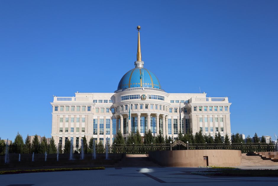 Persian Turquoise as National Symbol: Resource Control and the Politics of Stone