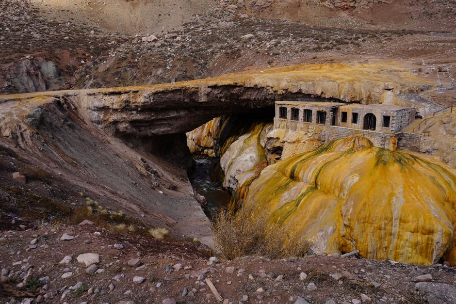 Rhodochrosite Formation: Unearthing the Geological Rarity of the Inca Rose