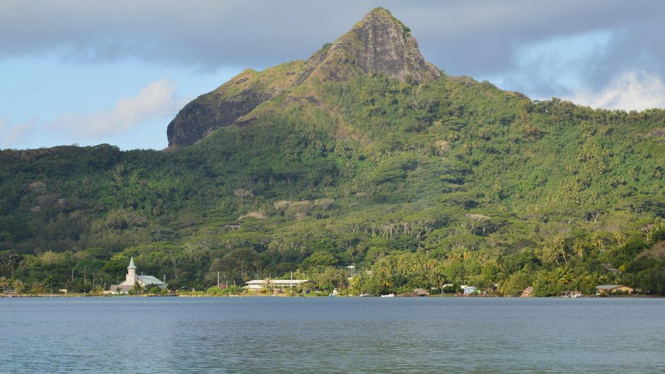 Peridot in Polynesia: Oceanic Gem of Fire, Fertility, and Ancestral Navigation