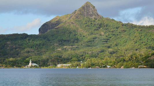 Peridot in Polynesia: Oceanic Gem of Fire, Fertility, and Ancestral Navigation