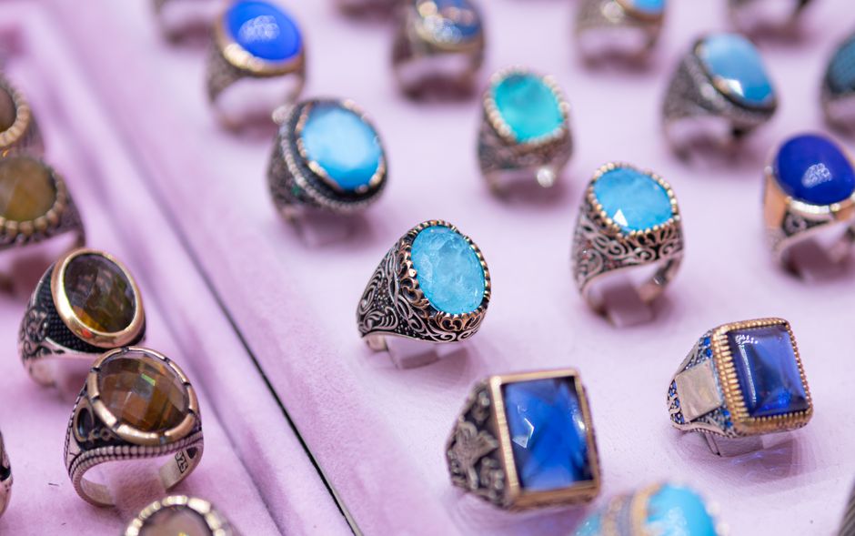 Oriental Topaz and the Dowry That Crossed Empires: How Ceylon's Yellow Stones Became Family Capital
