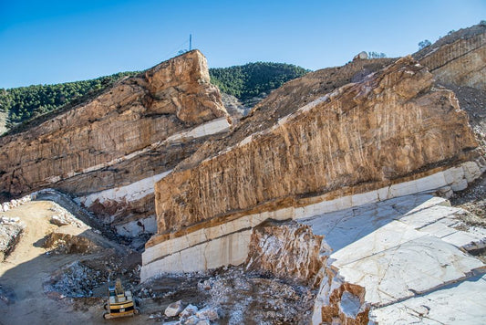 Red Beryl: The Geological Rarity of the Wah Wah Mountains and Its Precision Extraction Challenges