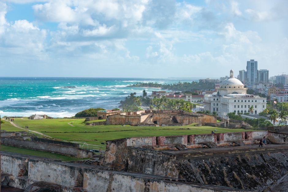 Amber, Tribute, and the Theater of Colonial Authority in the Early Spanish Caribbean