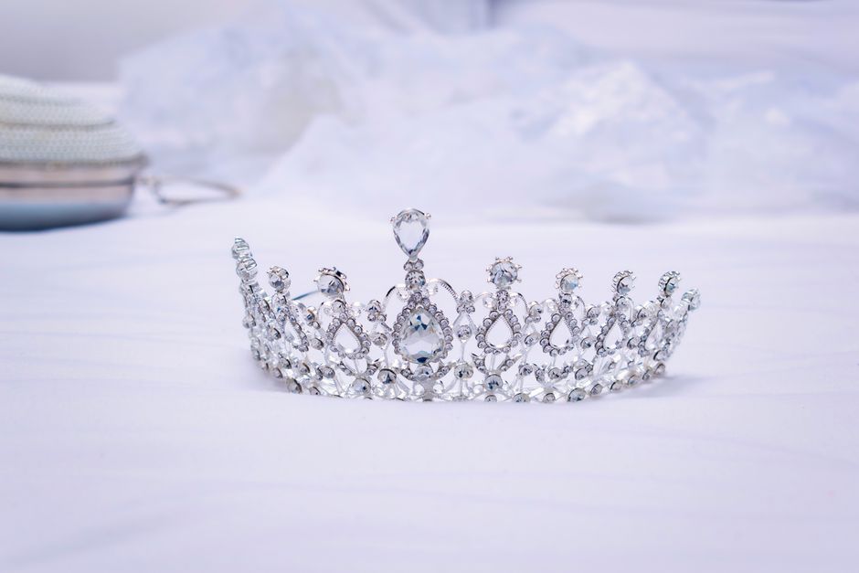 The Crown Jewels of Empire: Diamonds, Colonial Extraction, and the Reinvention of Royal Power
