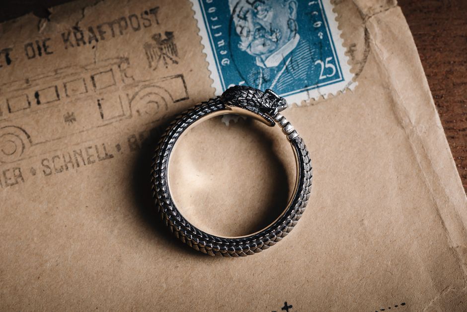 Rhodonite for Collectors: A Field Guide to Quality and Value