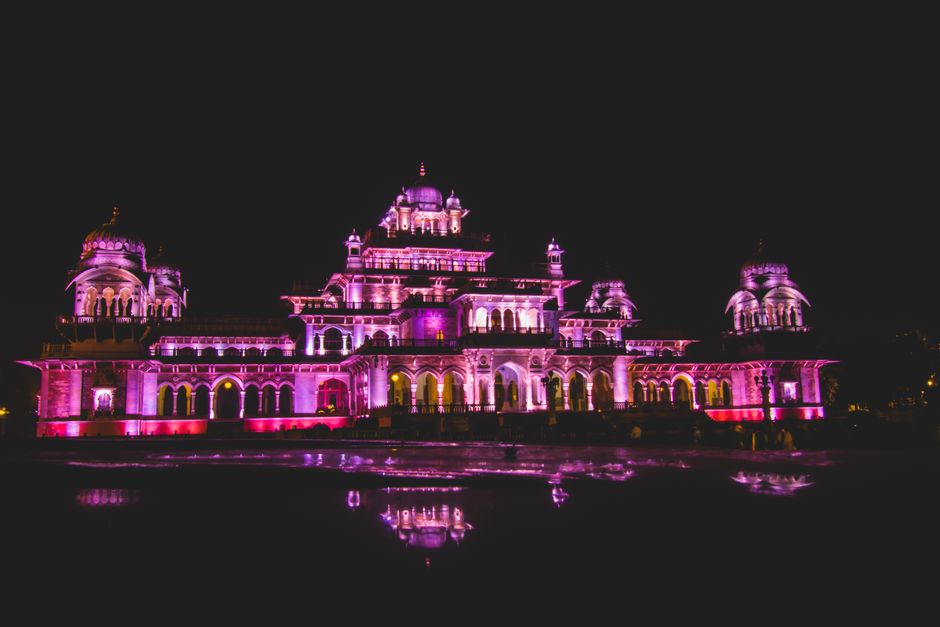 The Maharaja's Mashru: How Silk Road Spinel Jewels Shaped Mughal Imperial Identity