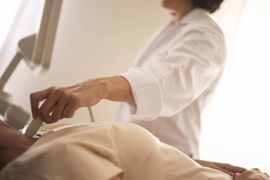 Distinguishing Amber, Copal, and Jet: Why Age Alone Fails as a Diagnostic Test