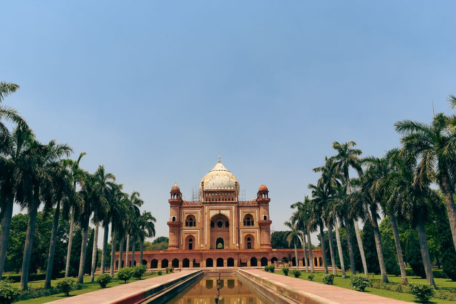 Seed Pearls and the Making of Mughal Imperial Authority