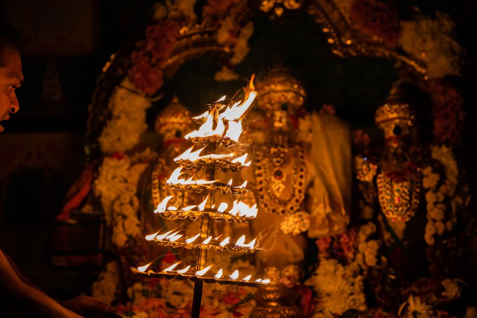 The Eye of the Raj: Cat's Eye Chrysoberyl in Divine Kingship and Temple Rituals of South India