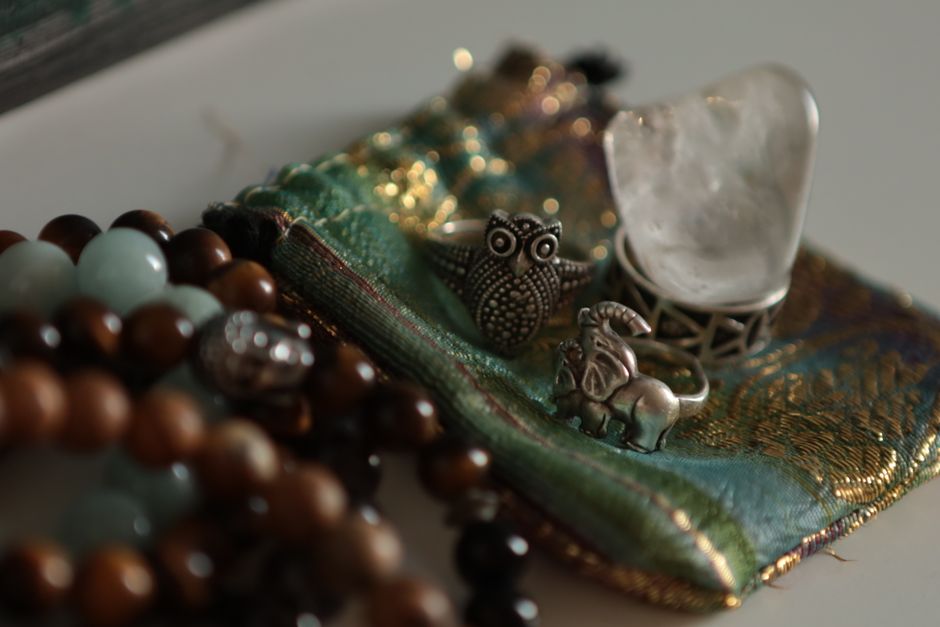 How to Restore the Shine on a Dull Apatite Ring (Without Ruining the Stone)