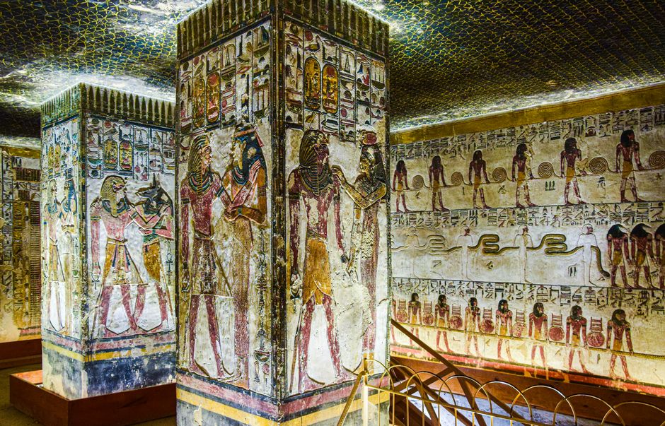 The Lost Emerald of the Pharaohs: Tsavorite Garnet in Ancient Egyptian Myth and Trade