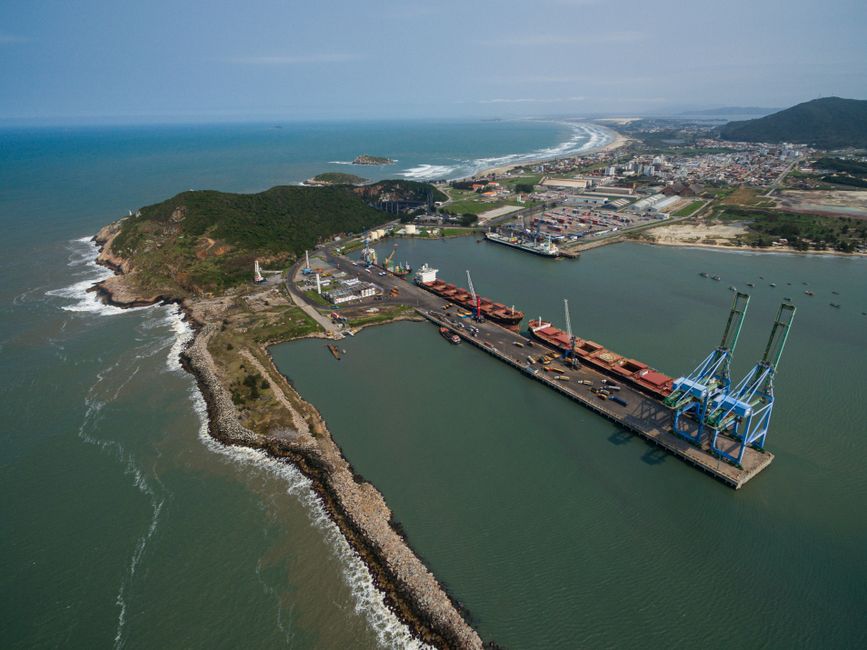 Cutting, Cargo, and Cartagena: How Colombian Emeralds Entered the Atlantic Port Trade