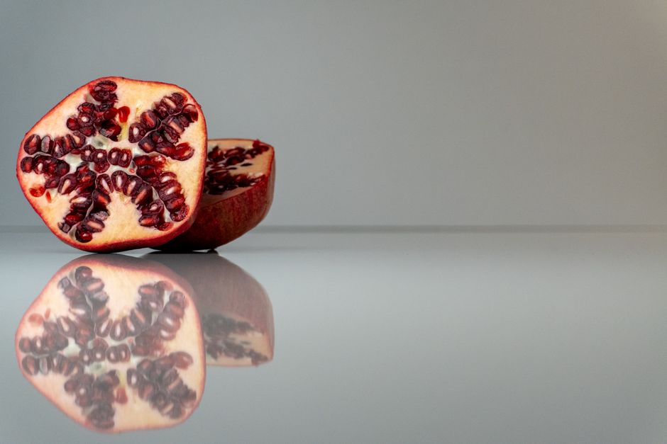 How Cutting Choices Change Spessartine Garnet's Color and Light