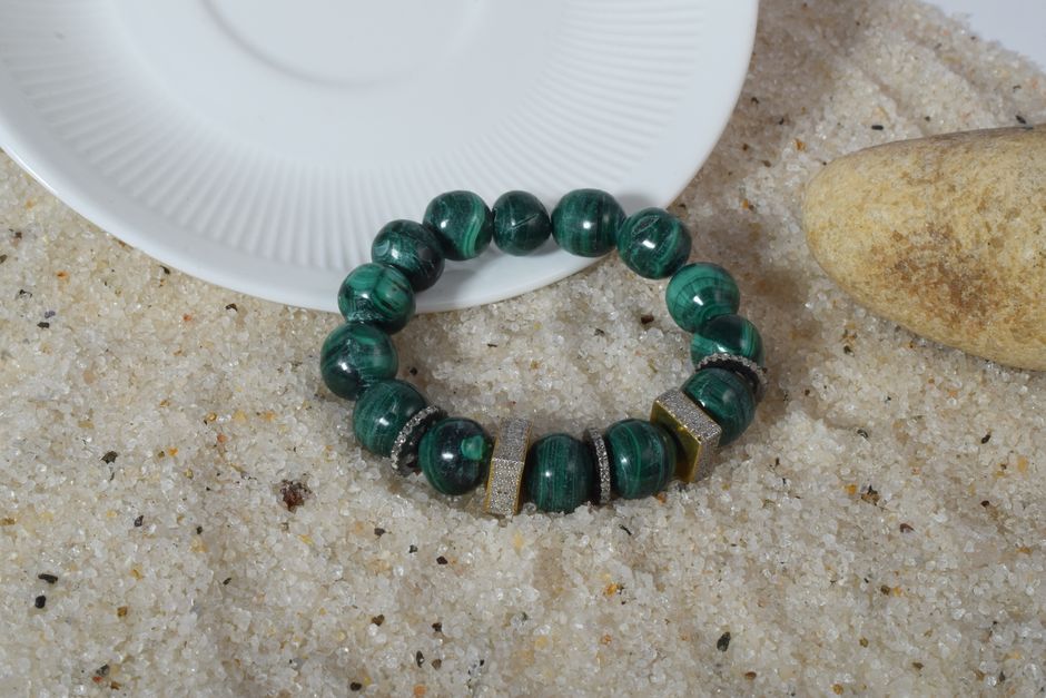 Gift of the Earth: Choosing Authentic Malachite Jewelry for Milestone Occasions
