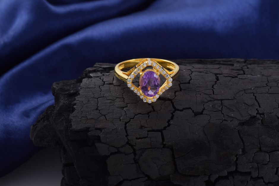 Buying Alexandrite Online Safely: Select the Perfect Gem for Engagements, Anniversaries & Statement Jewelry