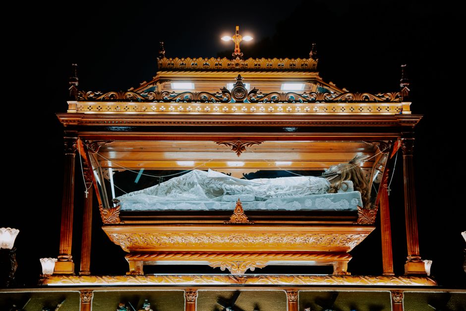 The Sacred Pearl of the Kandy Esala Perahera: A Relic of Buddhist Veneration