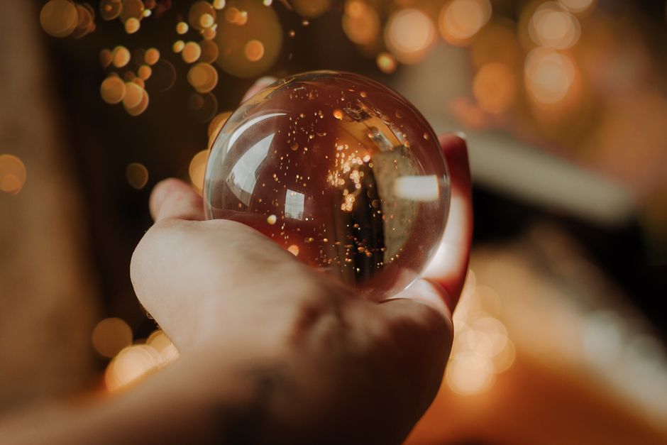 Tiger's Eye Seasonal Care: Professional vs DIY Methods for Year-Round Brilliance