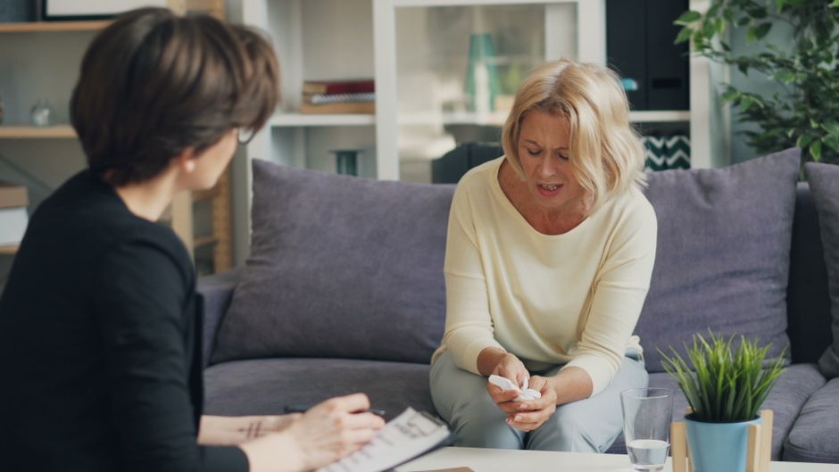 Hackmanite for Emotional Transparency: A Therapist's View on Speaking Your Truth