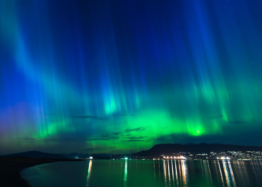 Labradorite: The Stone of Northern Lights and Mystical Transformation – Cultural Symbolism Across Time