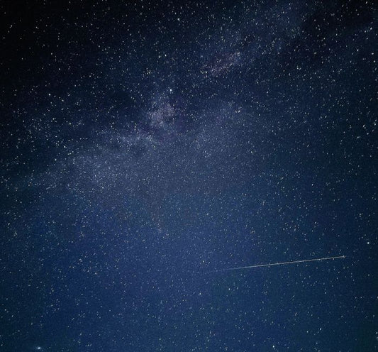 The Science Behind Asterism in Gemstones: What Causes a Star to Appear?