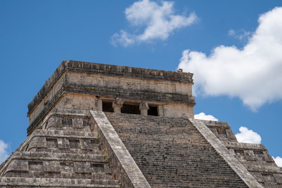 The Serpent’s Eye: How Opal Was Worshipped as a Sacred Stone in Ancient Mesoamerica