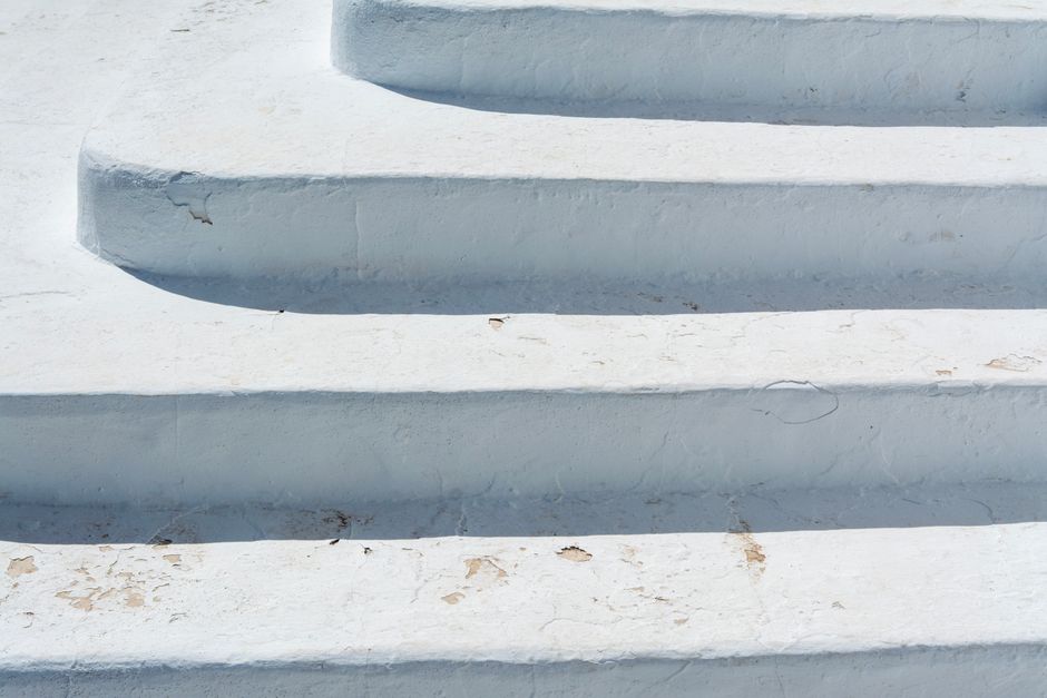 How Rainbow Moonstone Forms: A Step-by-Step Guide to Its Origins and Crystal Structure