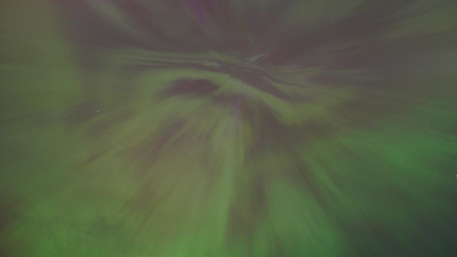 Why Kornerupine's Pleochroism Depends on Orientation: A Polarized Light Analysis