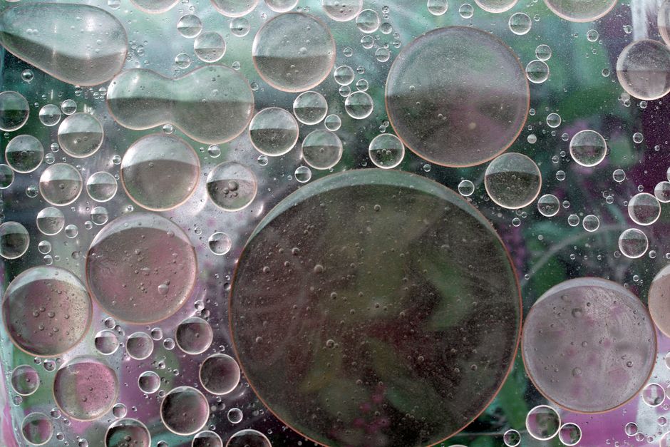 When Oil Enters Emerald: Filler Optics, Birefringence, and the Limits of Visual Clues