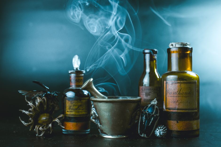 Sapphire, Ruby, and the Apothecary: Corundum in Early Modern European Medicine