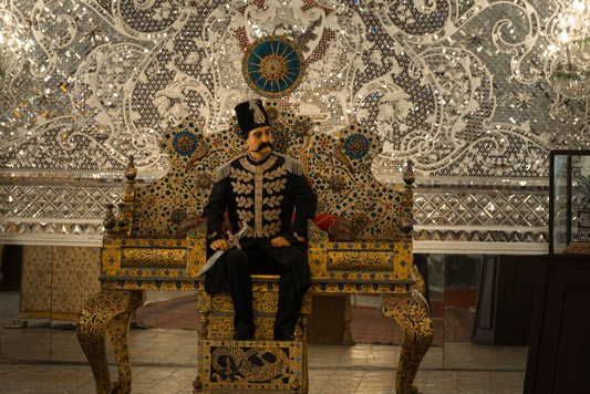 Turquoise in the Courts of the Safavids: Royal Power, Shi'i Piety, and the Sacred Stone of Persia