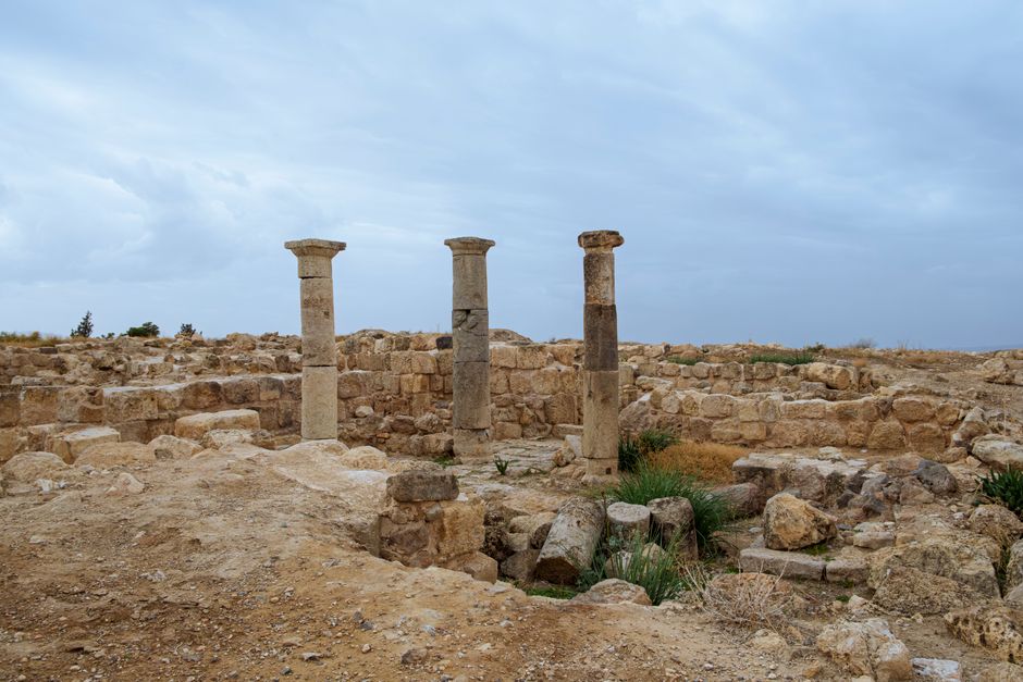 The Sapphire of the Storm: Archaeological Clues to the Blue Stone in the Roman East