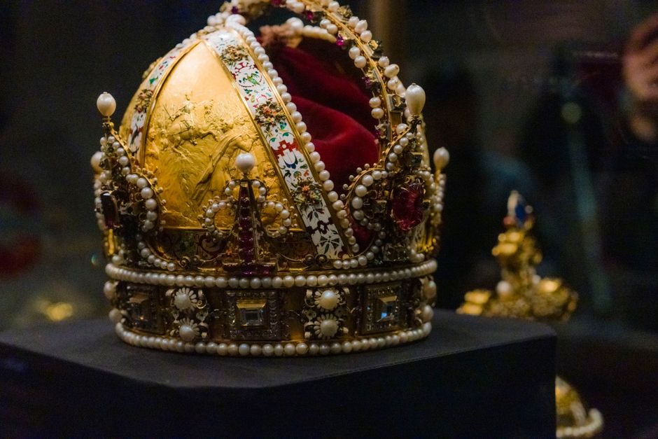 Amethyst in Royal Regalia: A Historical View from the Crown Jewels