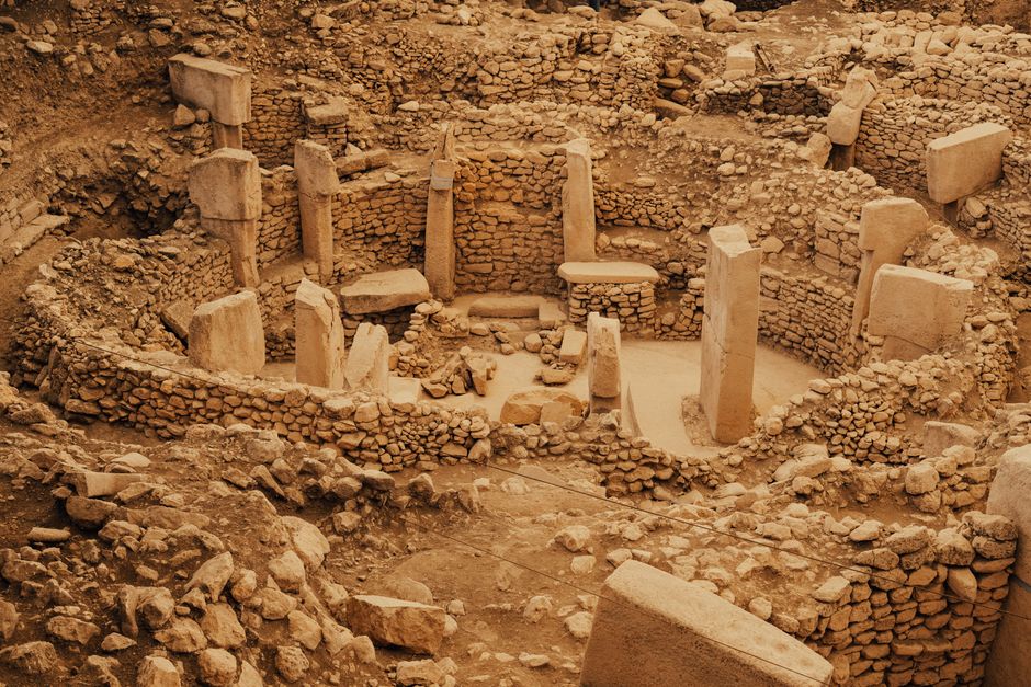 Carnelian in the Crucible: How Three Ancient Civilizations Transformed a Stone into a Sacred Bridge