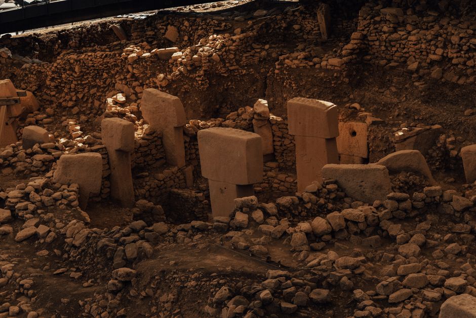 Chrysocolla: The Wise Counselor’s Stone and Its Cultural Legacy Across Civilizations