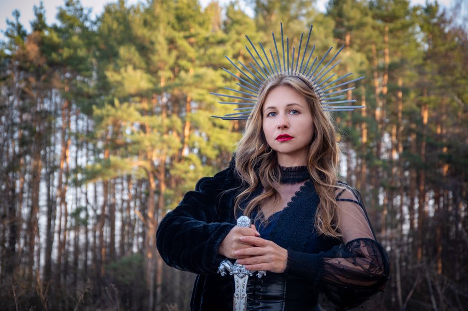 The Labradorite Crown of Queen Aura: Prophecy and Royal Legacy in a Lost Arctic Civilization